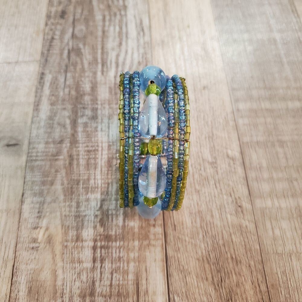 Costume jewelry aqua and green beaded bracelet